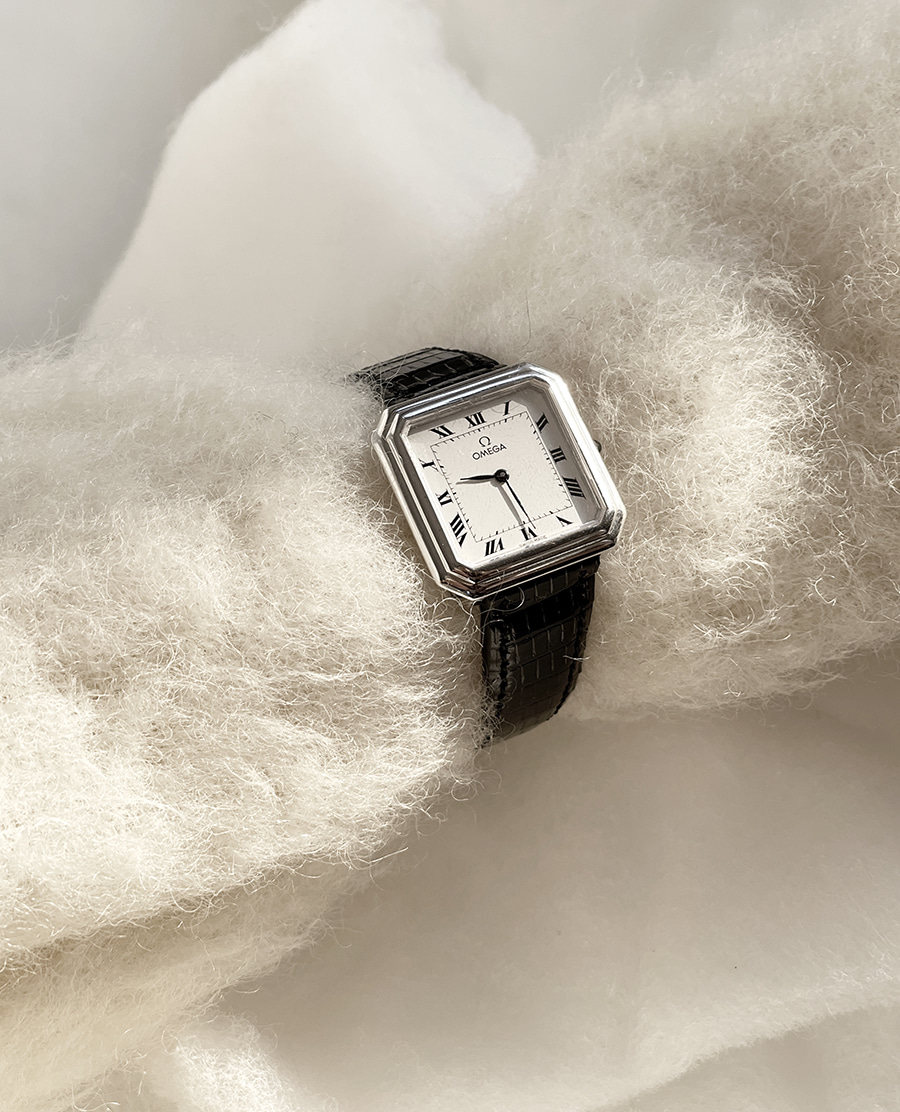 OMEGA classic oxtagon silver dress watch (9.25실버)