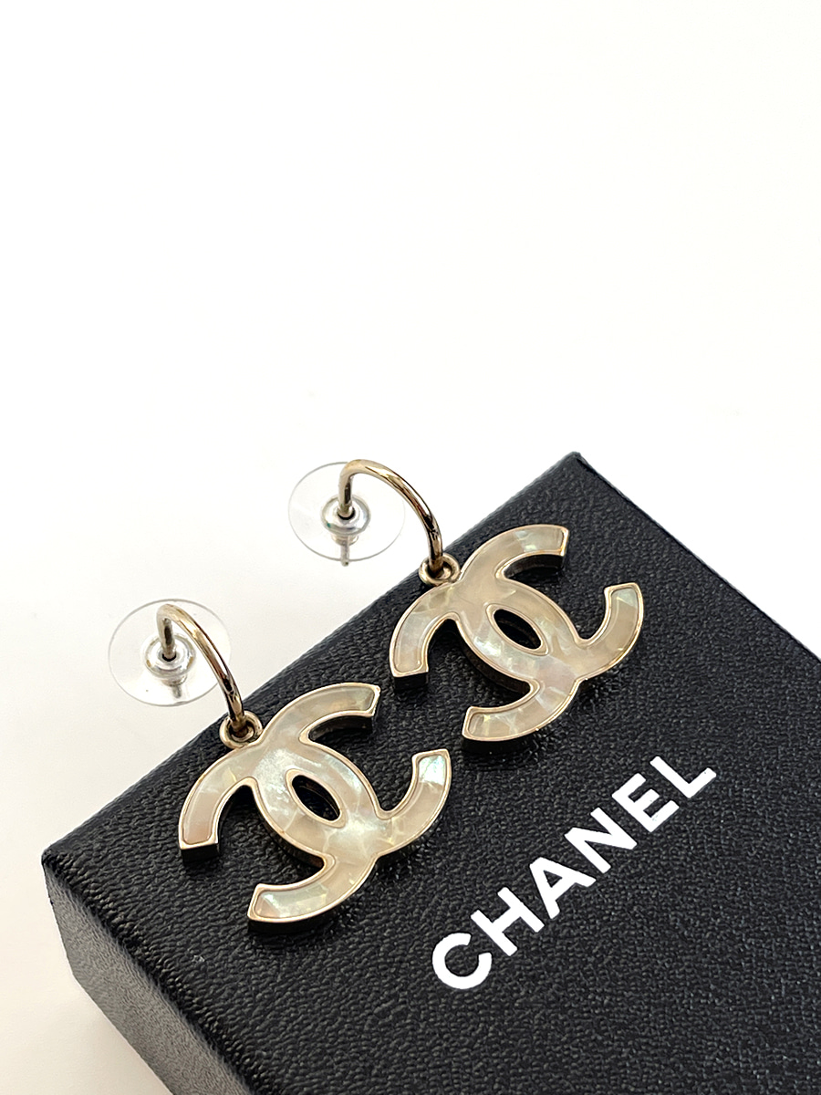 CHANEL CC ring earring
